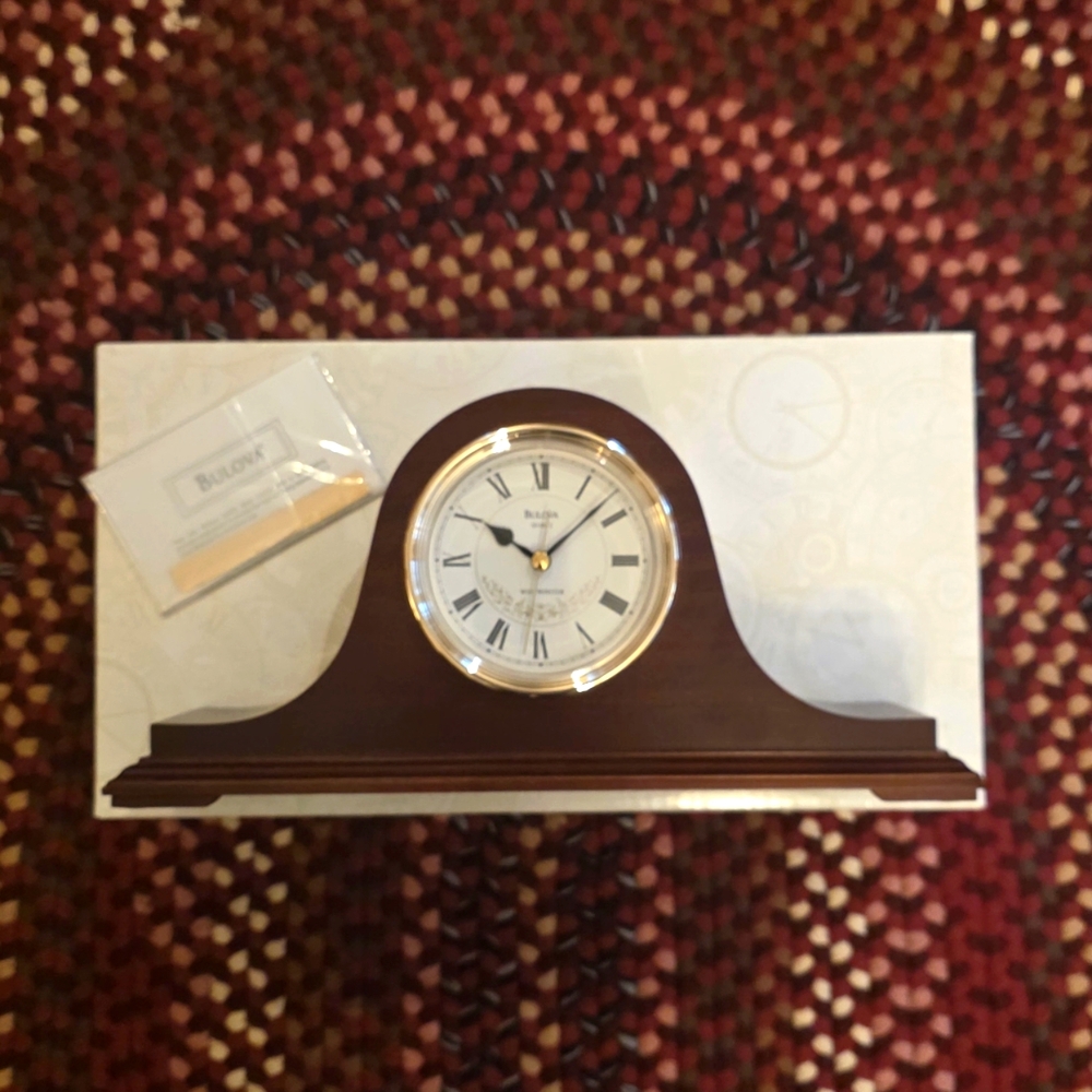 BULOVA 🕰 NIB Elegant Annette Mahogany Hour Chiming Westminster Mantel Clock
